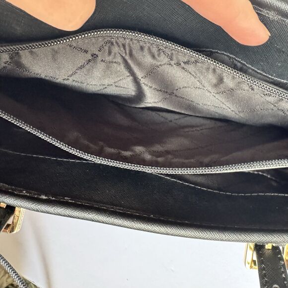 MICHAEL KORS Jet Set Large Saffiano Leather Black Pocket Tote Gold Trim Bag - Picture 12 of 13